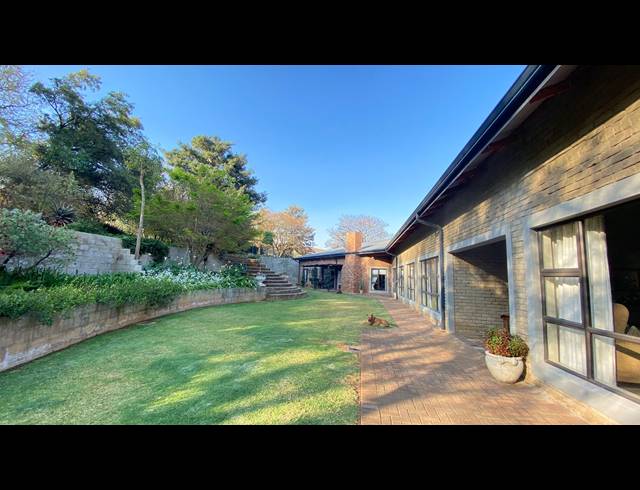7 BEDROOM FREEHOLD FOR SALE IN SIGNAL HILL